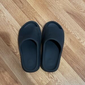 Adidas Yeezy Slides Onyx
